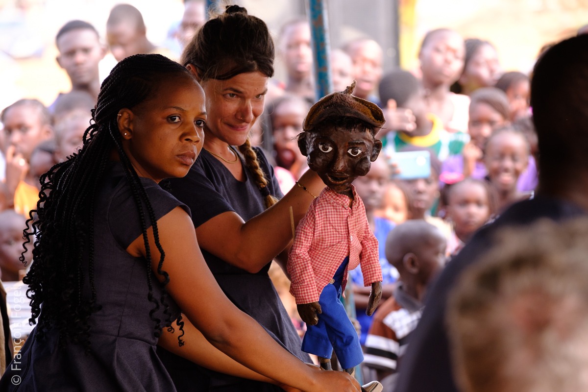 The Compagnie à 4 mains (Bel) and Théâtre Soleil (Burkina Fas