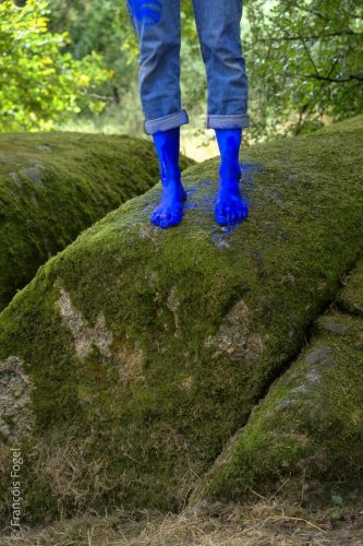 Justine Lou Dhouailly dans Des fois je dis n'importe quoi au festival du Nombril du monde 2024