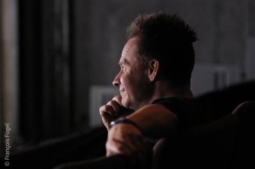 Peter Sellars, durant les répétitions de The children of Heracles. MC 93 Bobigny 2002